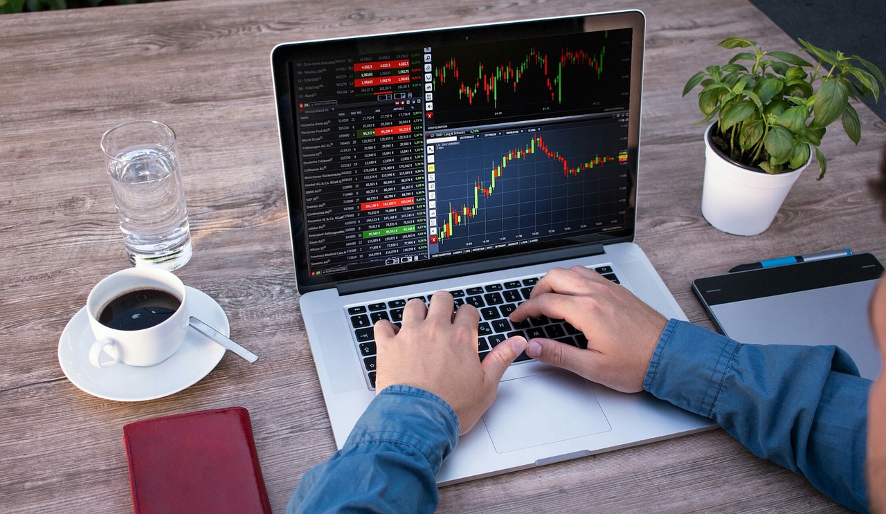 سبد سرمایه‌گذاری ETF طلا و بیت‌کوین